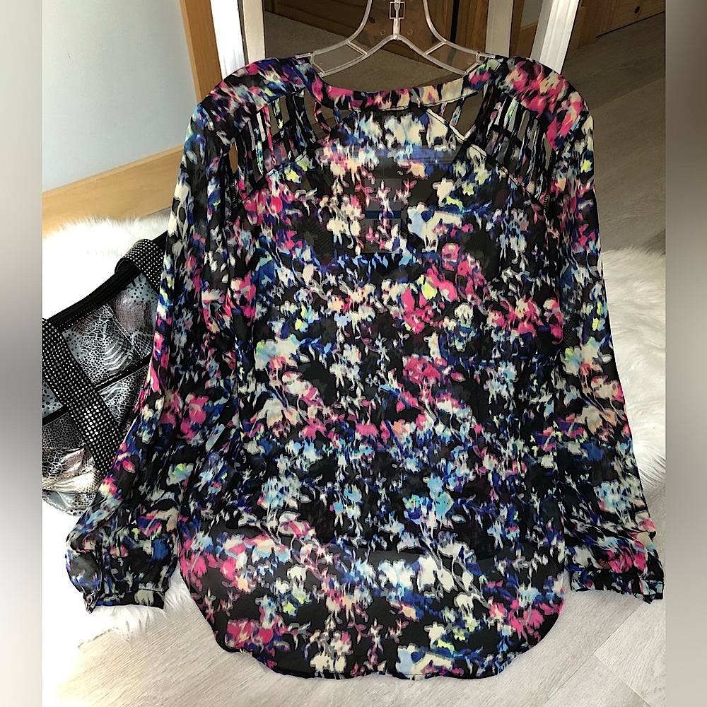 NEW! Black Edgy Caged Shoulder Whimseygoth Floral Top Size XL - Picture 5 of 12